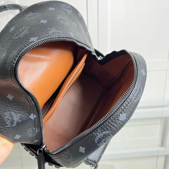 MCM Blcak Backpacks bags size 21*27*10cm - Picture 8 of 9